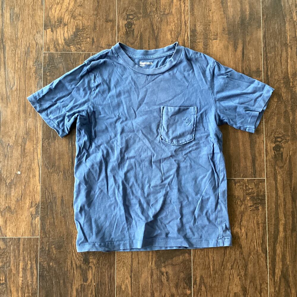 Gap Chest Pocket Tee
